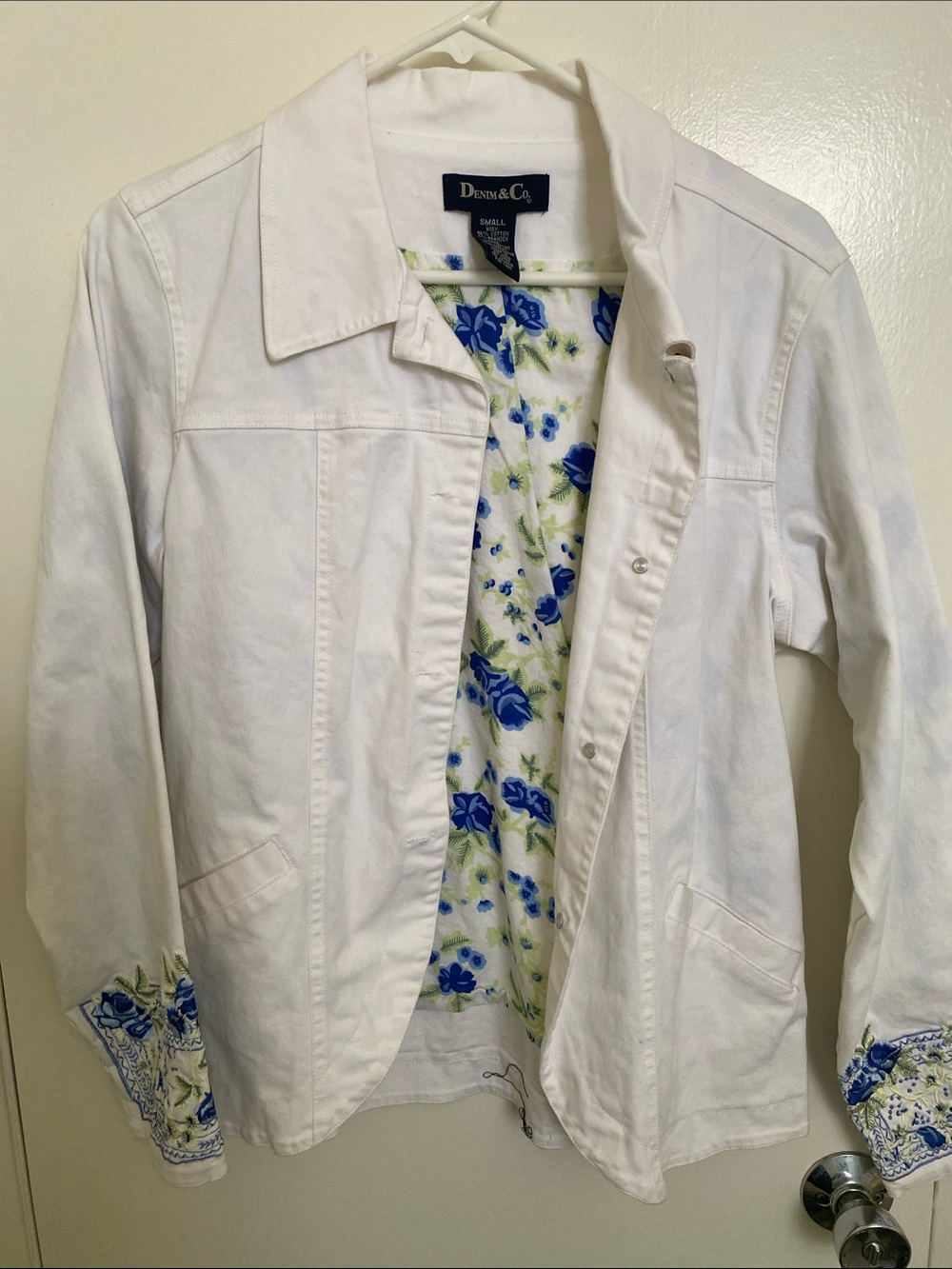 Denim&Co White Jean Jacket with Blue Floral Lining with embroidered sleeves